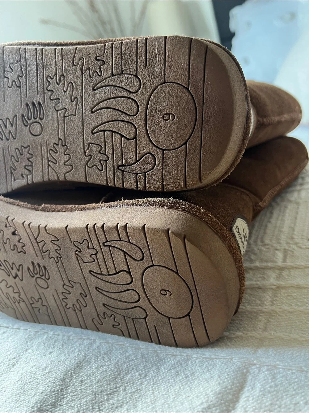 BearPaw Emma Chesnut Suede Short Shearling Boots